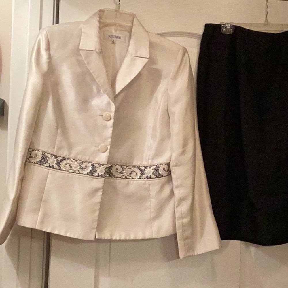 2pc Suit white jacket with decorative beads and black skirt